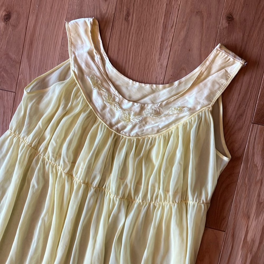 Vintage Elegant yellow sheer Chemise - Picture 2 of 8
